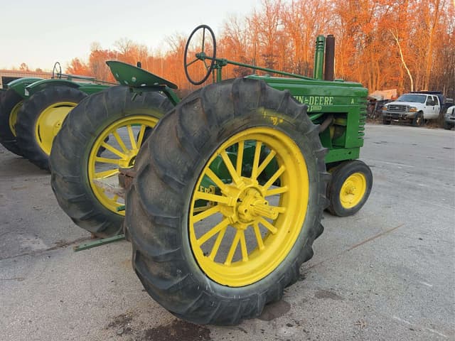 Image of John Deere A equipment image 4