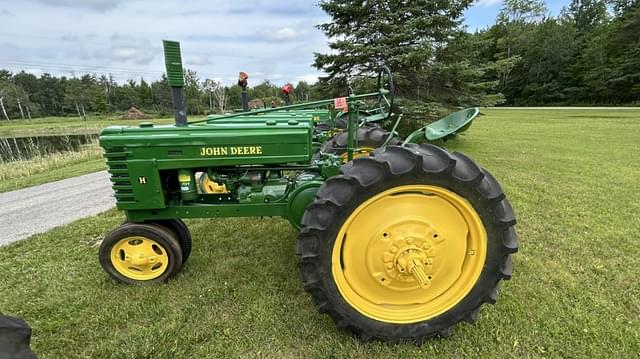 Image of John Deere H equipment image 1