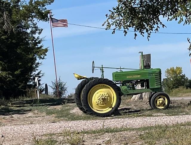 Image of John Deere H equipment image 2