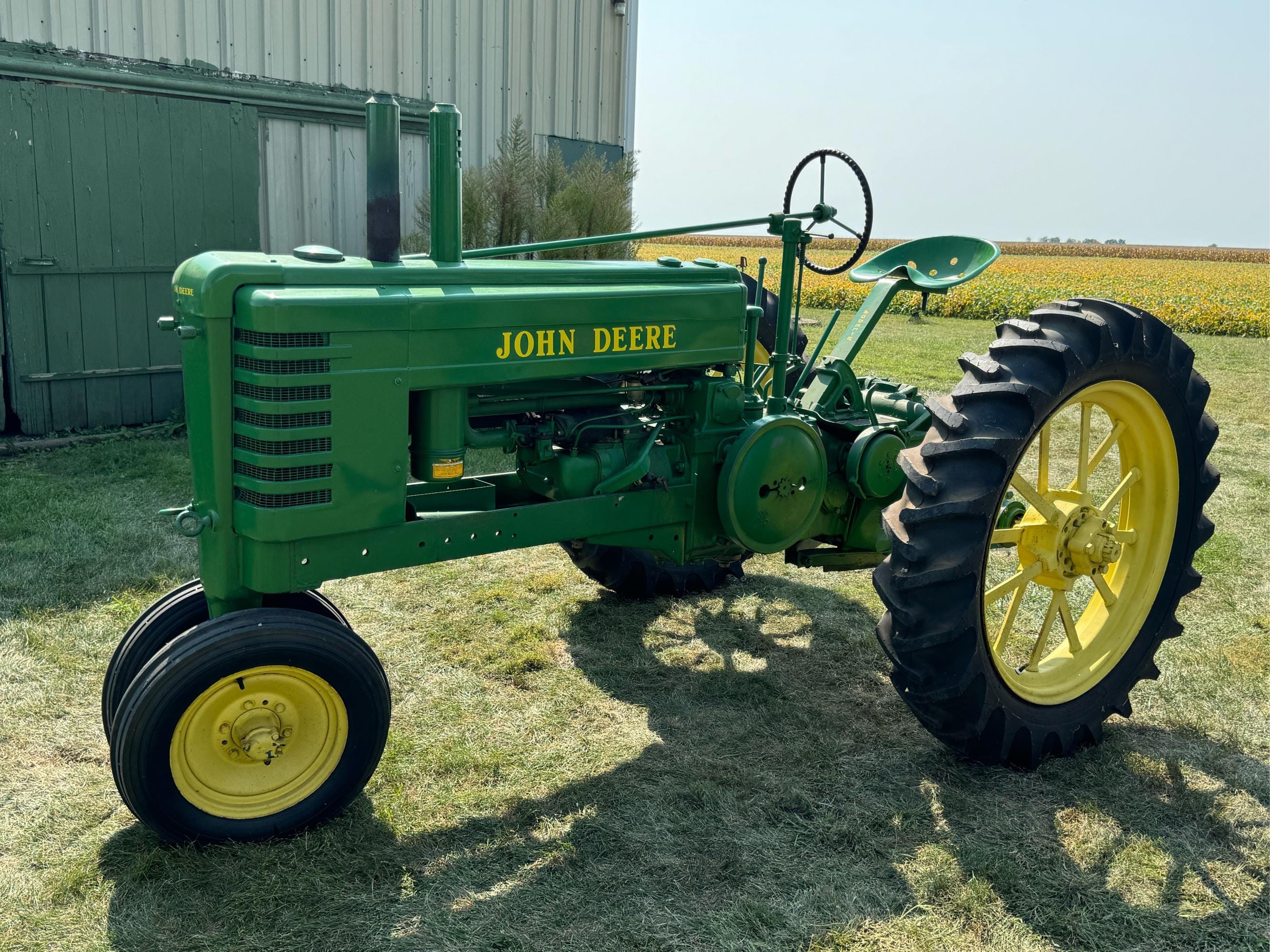 Main image John Deere B