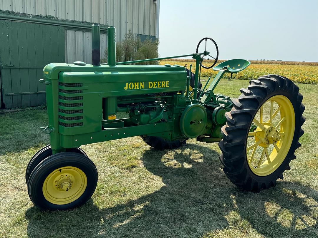 Image of John Deere B Primary image