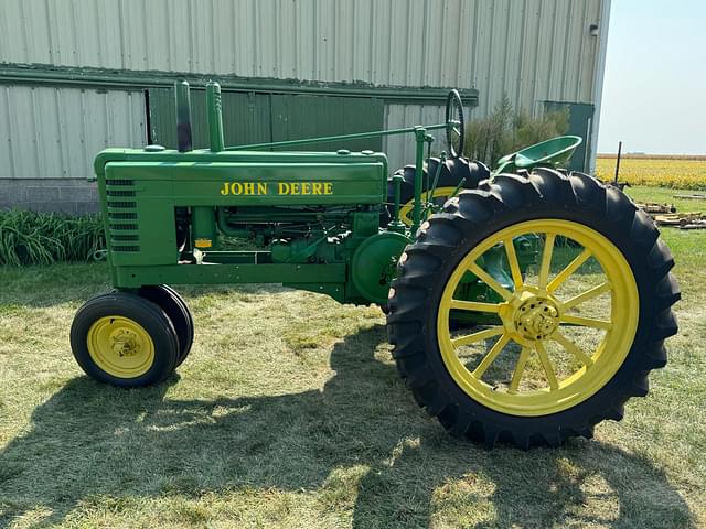 Image of John Deere B equipment image 2