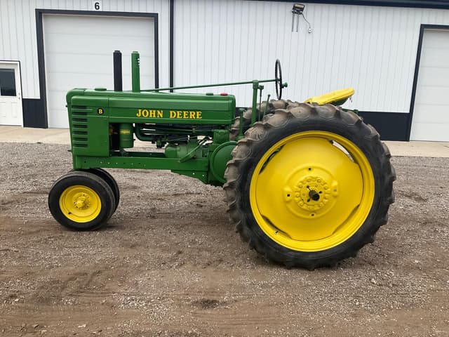 Image of John Deere B equipment image 1