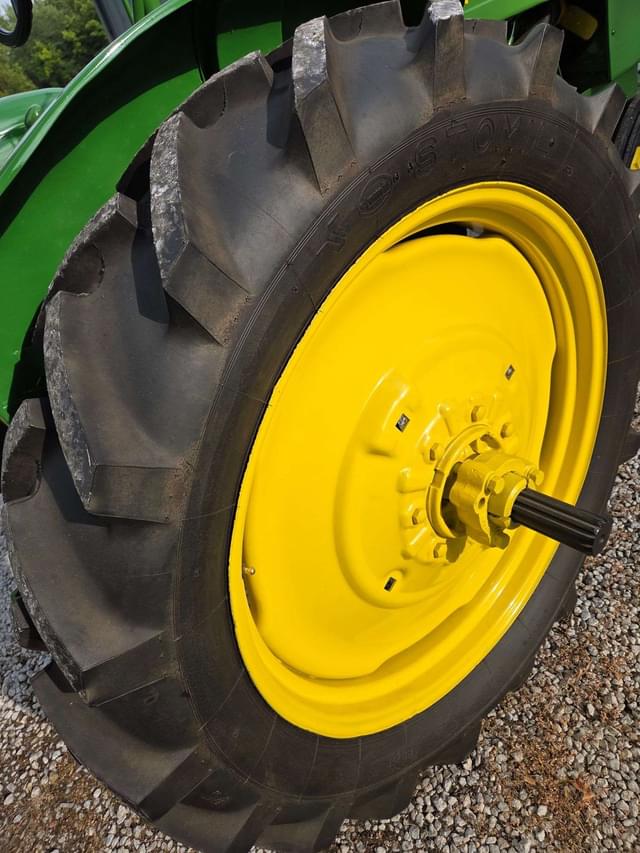 Image of John Deere H equipment image 4