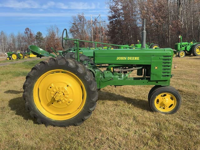 Image of John Deere H equipment image 1