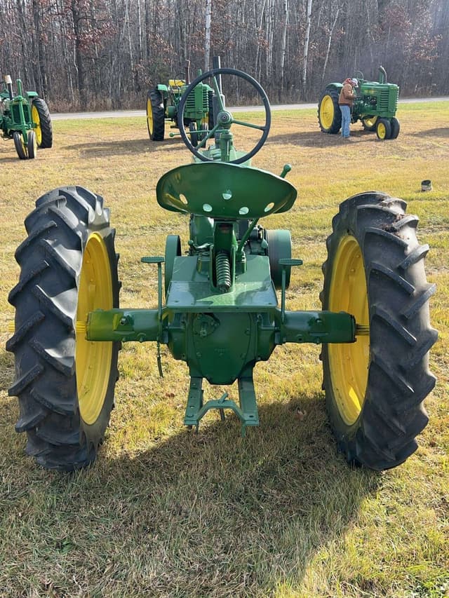 Image of John Deere H equipment image 3