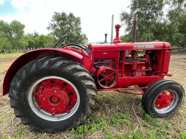 Image of McCormick-Deering W-40 equipment image 2