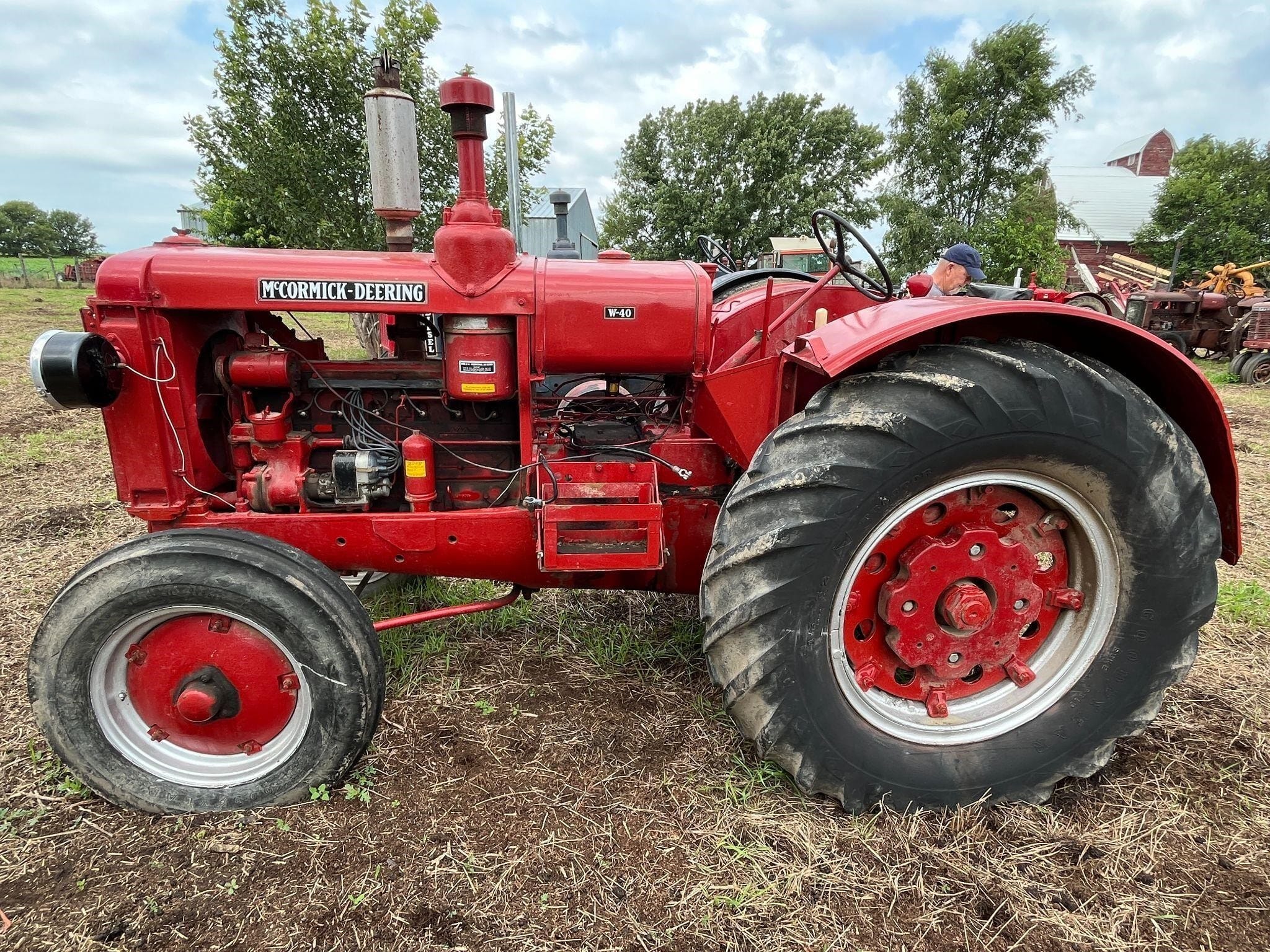 1939 McCormick-Deering W-40 Equipment Image0