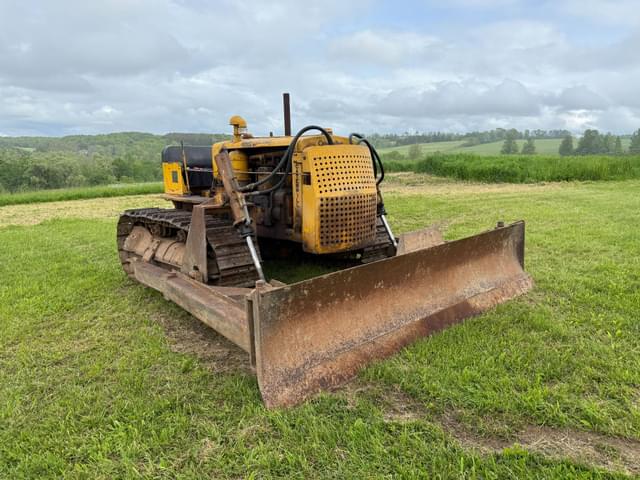 Image of Caterpillar D6 equipment image 2