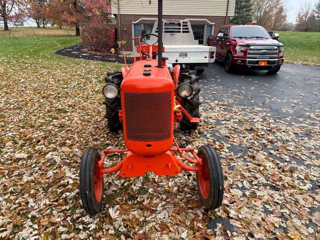 Image of Allis Chalmers B equipment image 2