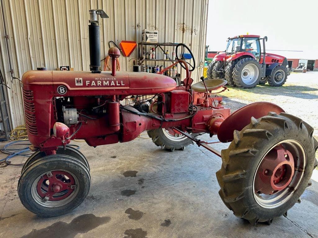 Main image Farmall B