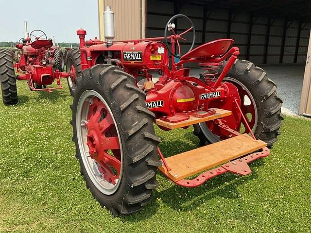Image of Farmall F-20 equipment image 2
