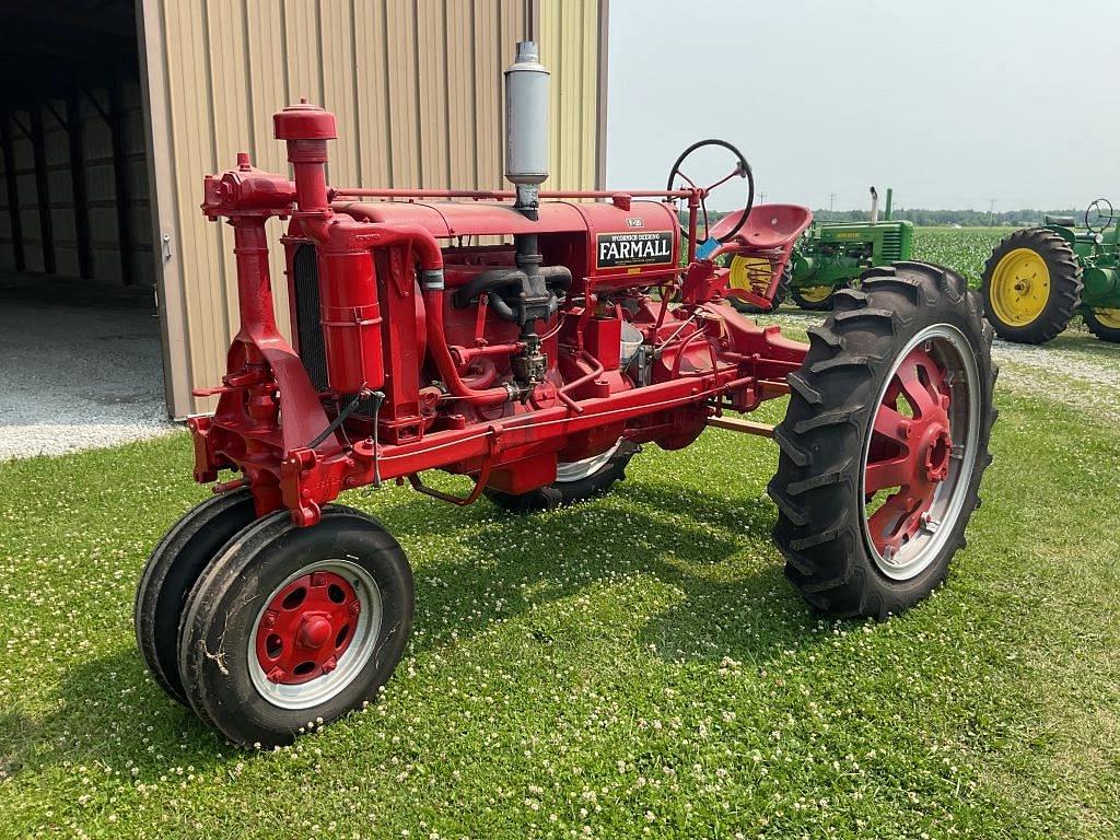 Image of Farmall F-20 Primary image