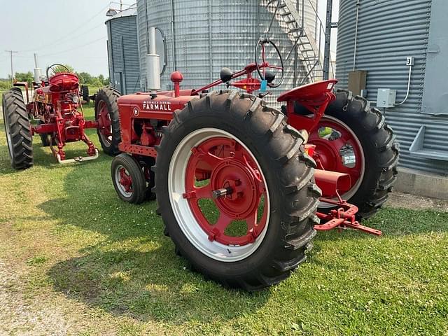 Image of Farmall H equipment image 2
