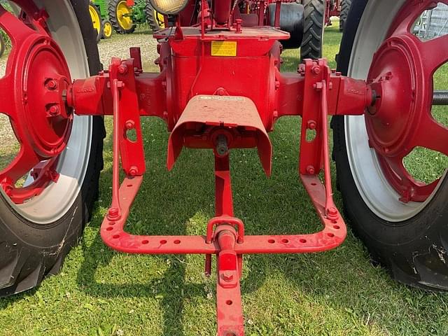 Image of Farmall H equipment image 4