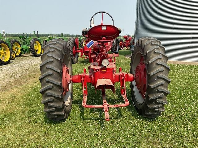 Image of Farmall H equipment image 3