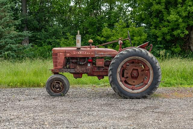 Image of Farmall H equipment image 1