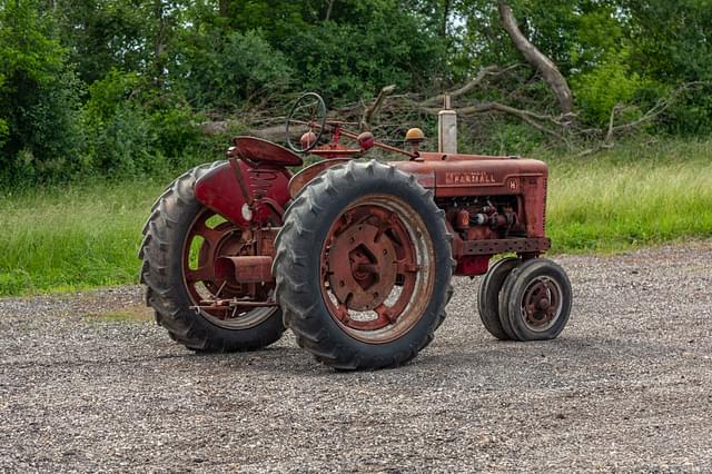 Image of Farmall H equipment image 4