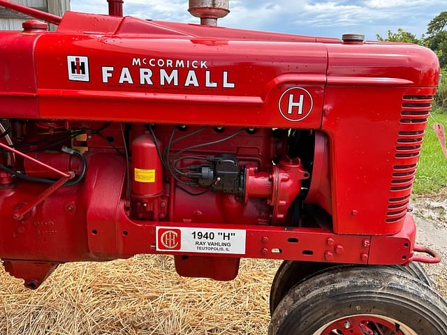 Image of Farmall H equipment image 1