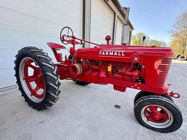 Image of Farmall H equipment image 1