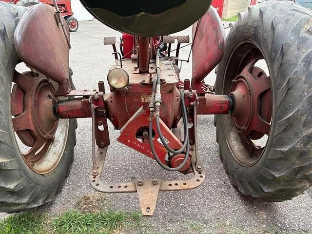 Image of Farmall M equipment image 4