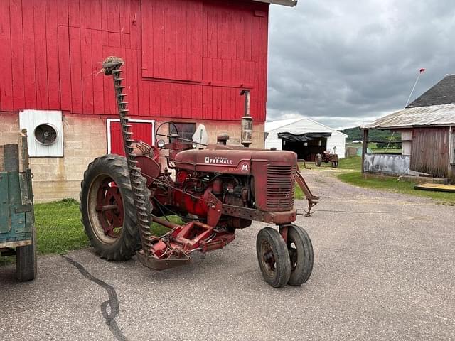 Image of Farmall M equipment image 1