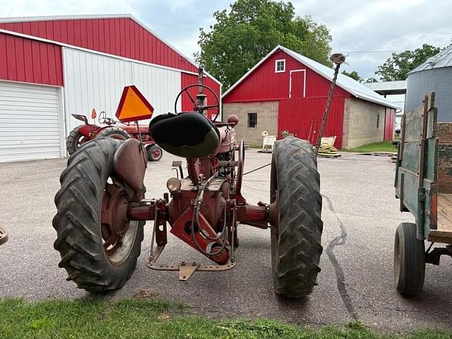 Image of Farmall M equipment image 3