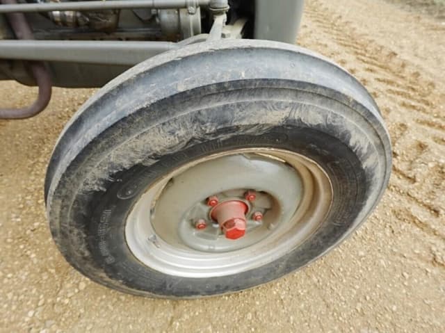 Image of Ford 9N equipment image 4