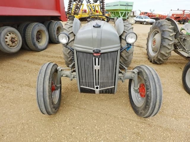 Image of Ford 9N equipment image 3