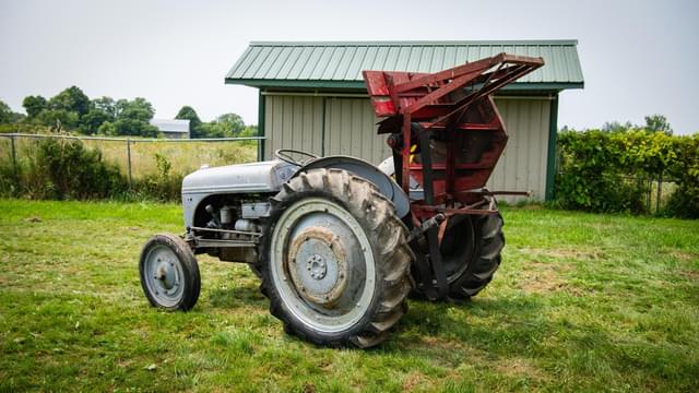 Image of Ford 9N equipment image 2
