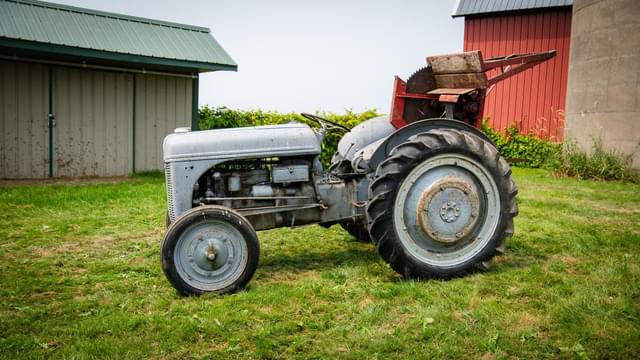 Image of Ford 9N equipment image 1