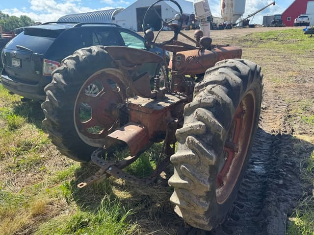 Image of Farmall H equipment image 3