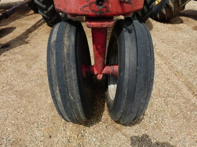Image of Farmall H equipment image 4