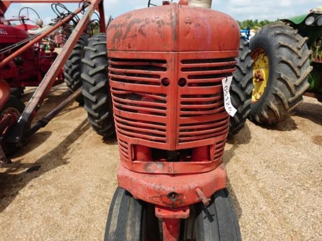Image of Farmall H equipment image 3