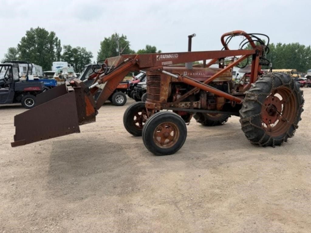 1940 International Harvester M Equipment Image0