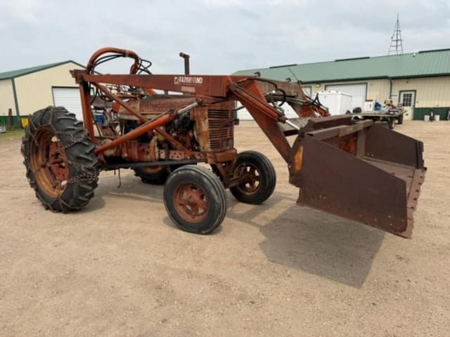 Image of International Harvester M equipment image 4