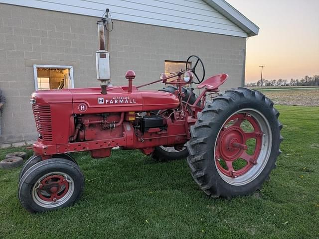 Image of Farmall H equipment image 3
