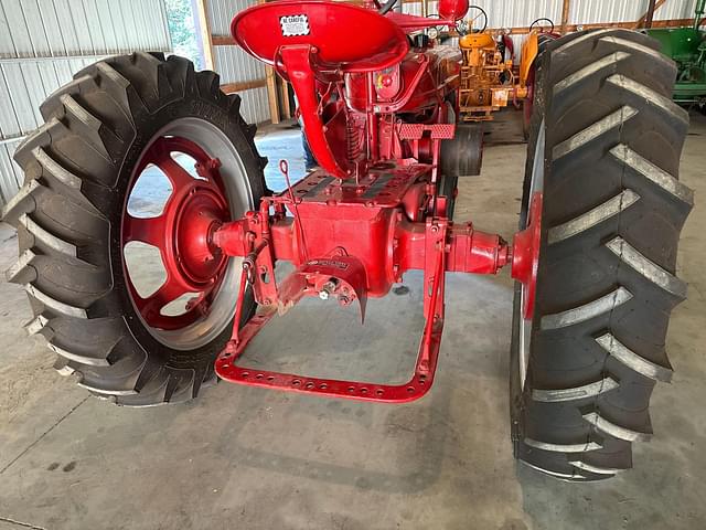 Image of Farmall H equipment image 3