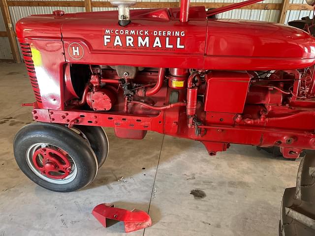 Image of Farmall H equipment image 2