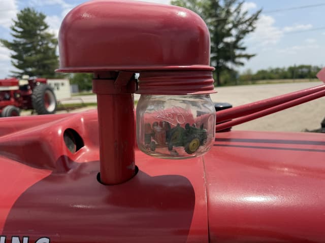 Image of Farmall H equipment image 4