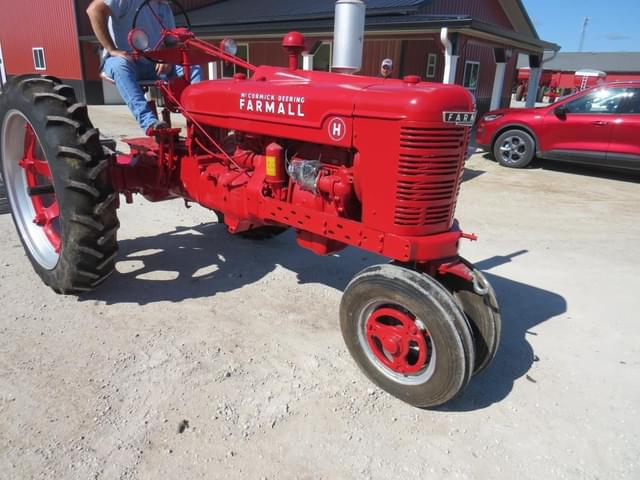 Image of International Harvester Farmall H equipment image 3
