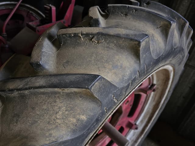 Image of International Harvester Farmall H equipment image 4