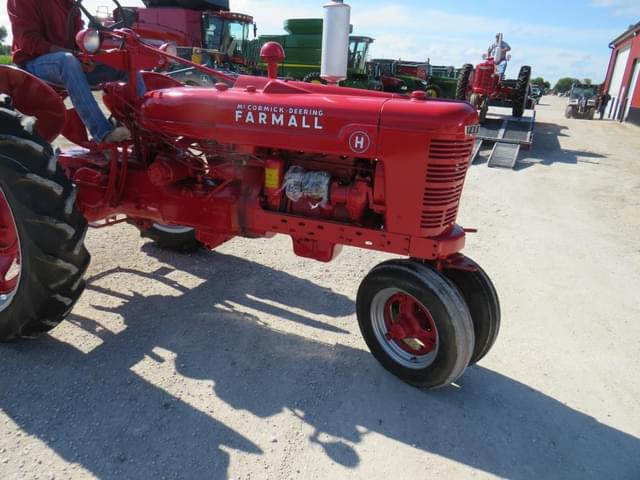 Image of Farmall H equipment image 3