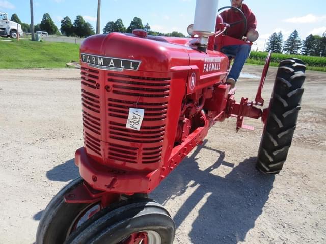 Image of Farmall H equipment image 1