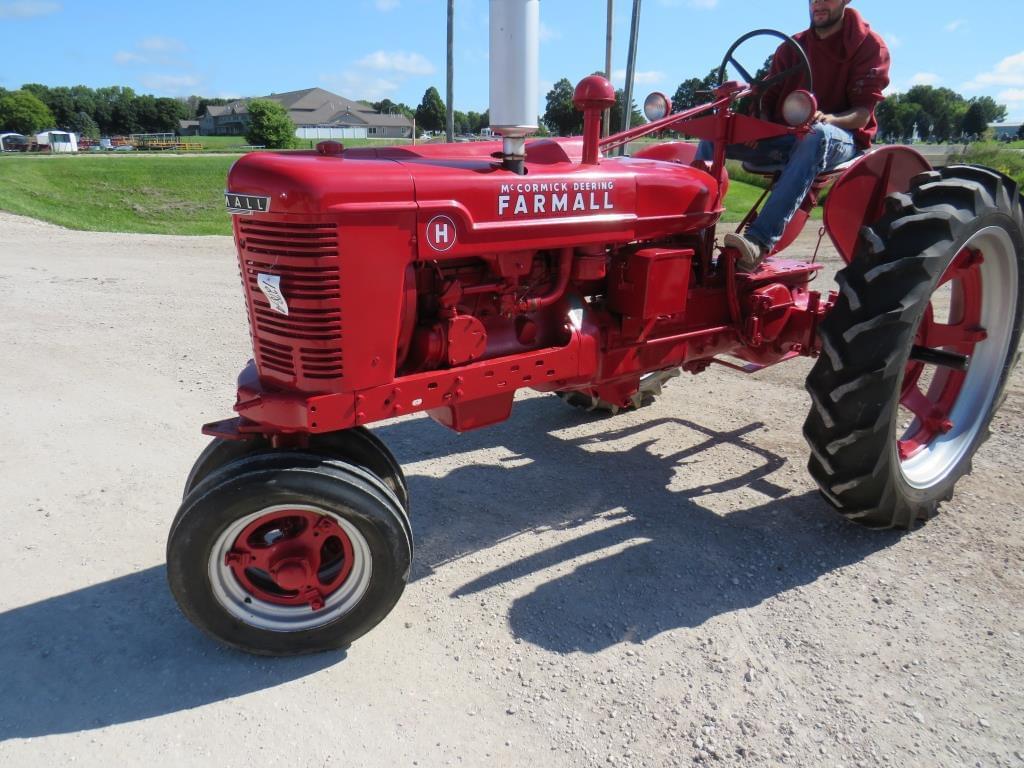 Image of Farmall H Primary image