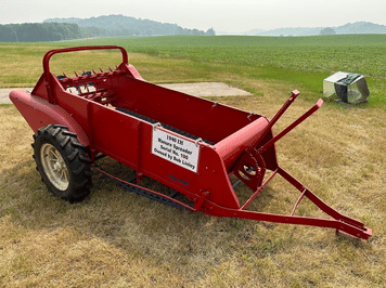 Main image International Harvester 100