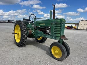 1940 John Deere B Image