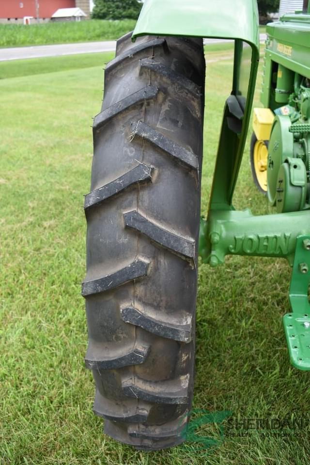 Image of John Deere B equipment image 4
