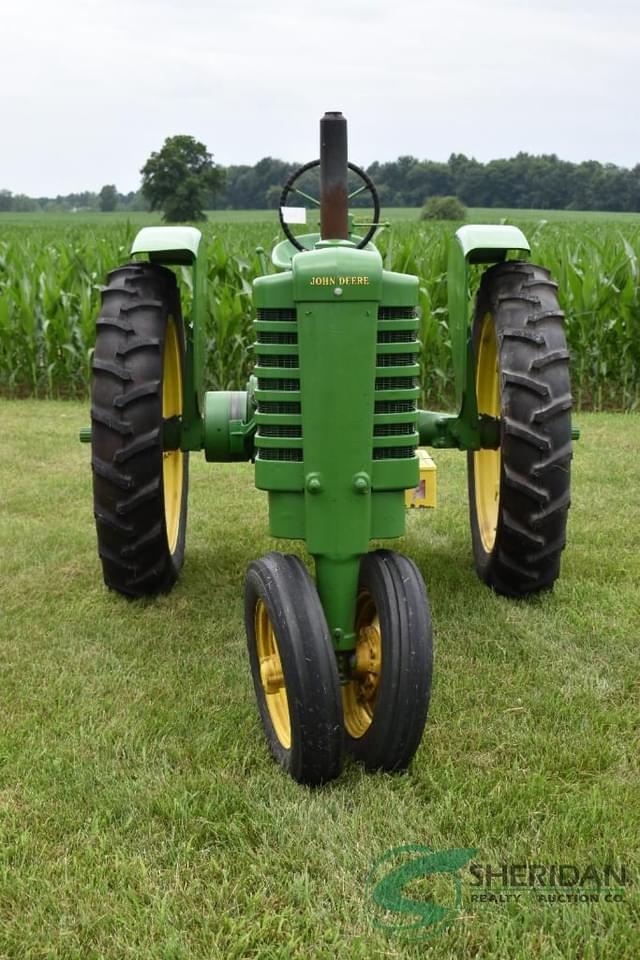 Image of John Deere B equipment image 1