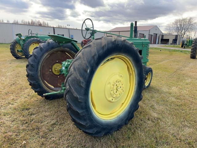 Image of John Deere B equipment image 4